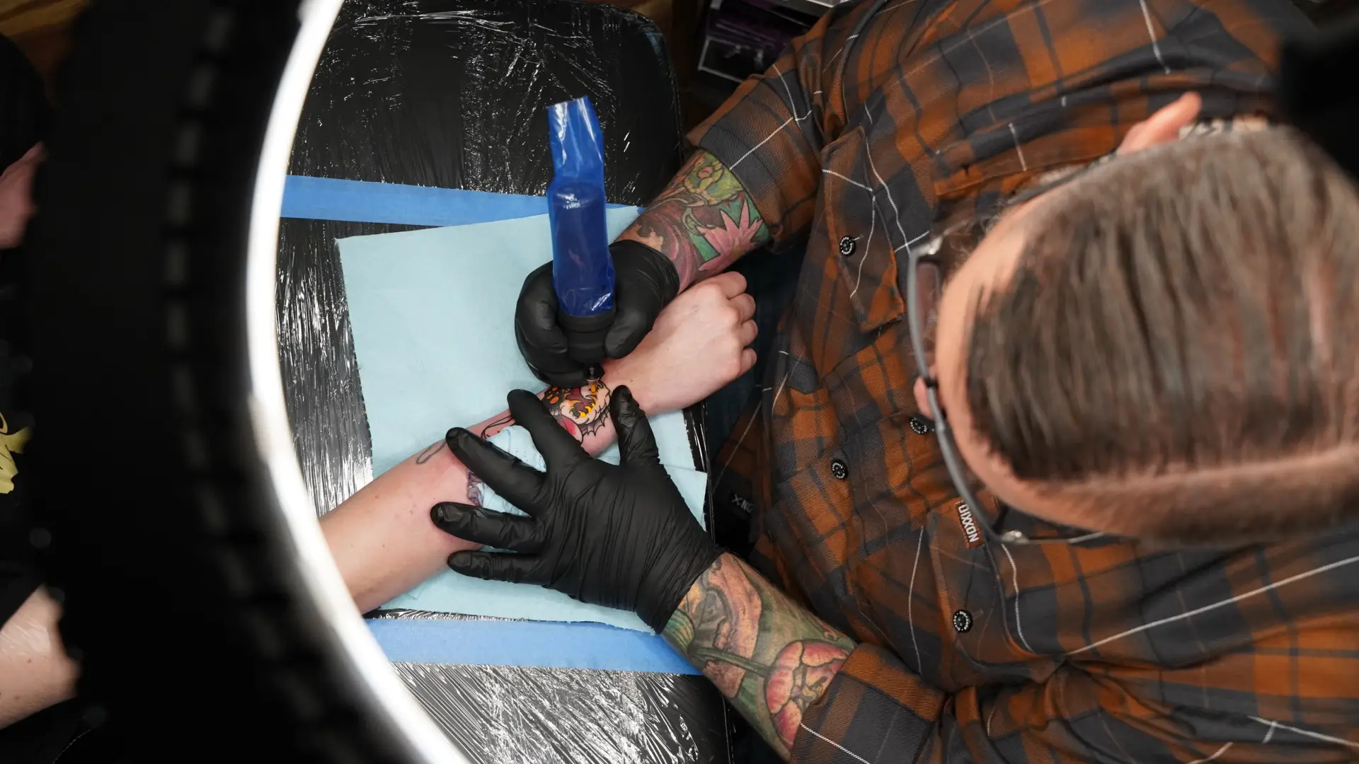 deadgods-tattoo-academy-instructor-overhead